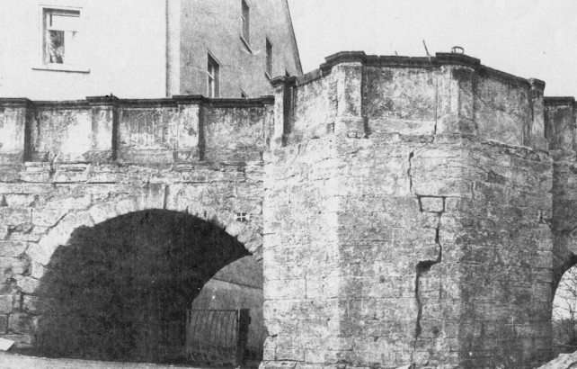 Riss in der Mauer der Burgbrücke vor der Restaurierung (Aufnahme von 1985, Museum Burg Posterstein)