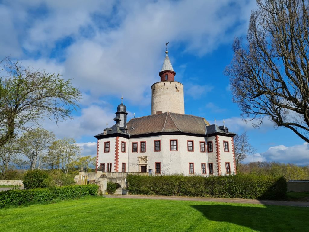 Die Burg Posterstein entstand im 12. Jahrhundert als eine von vielen Befestigungen im Pleißenland.