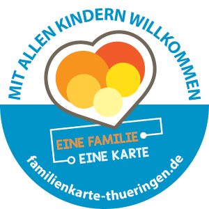 Bei unserer Familienkarte zahlen kinderreiche Familien nicht mehr als andere. Alleinerziehende unterstützen wir mit unserer Mini-Familienkarte.